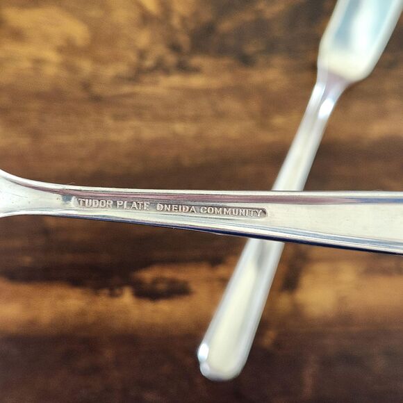 Oneida ELAINE Sugar Spoon Butter Knife Set 2 Serving Flatware Silverware Vintage - Picture 4 of 4